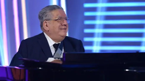 El destacado pianista vive sus días de cuarentena en su casa en Ñuñoa.