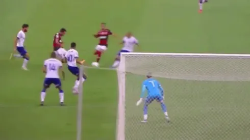 Isla metió un zapatazo para poner el 2-0 de Flamengo ante Bahía