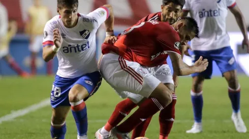 Nacional ante River en el 2-6 por Copa Libertadores, con fiesta en la previa.