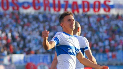 El argentino aceptó bajarse el sueldo para seguir en la UC.