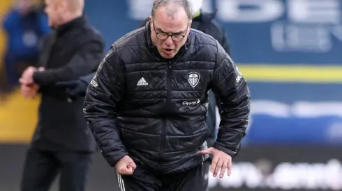 Marcelo Bielsa festeja el triunfo del Leeds contra Burnley.