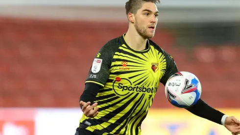 El defensor empieza a sumar sus primeros minutos en Inglaterra.