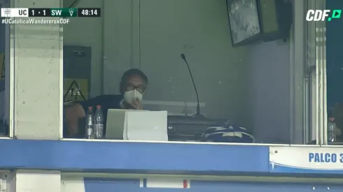 El estratega Cruzado no pudo comandar las acciones del UC vs Wanderers debido a una suspensión.