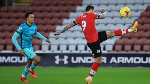 Daniel Ings se lució con un golazo aprovechando el error de Alexander-Arnold.