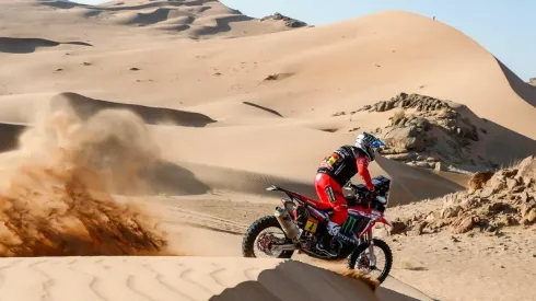 El chileno cerró la segunda etapa con un gran resultado pese a un error inicial de navegación.