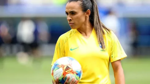 La delantera brasileña da un nuevo paso en su vida.