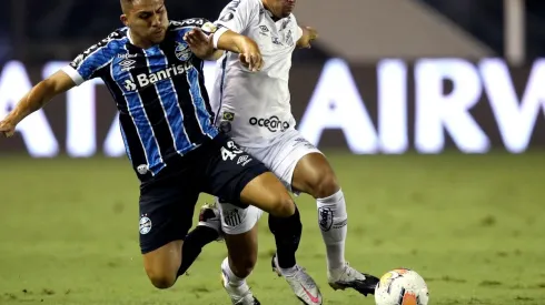 El volante sumó minutos en nuevo triunfo de Gremio.