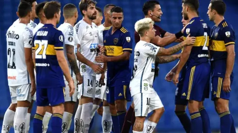 Tobar es acusado de no querer revisar la jugada del penal en el VAR