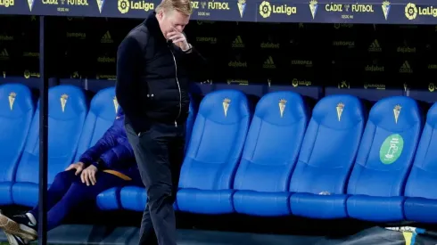 Ronald Koeman en la banca del Barcelona