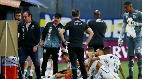 El Covid positivo del portero John fue la motivación para la charla en el campo según TNT Sports.