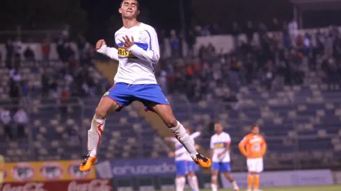 Felipe Gutiérrez festejando un gol con la UC