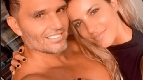 La pareja hizo oficial su relación en las redes