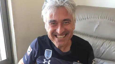 Jorge González con la camiseta de Colo Colo.