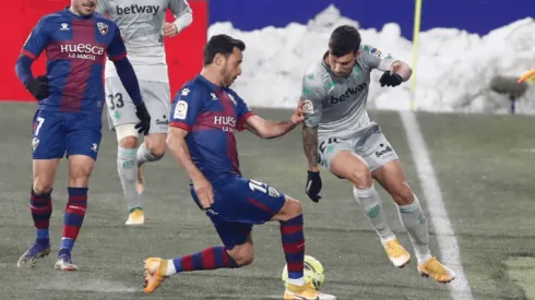Betis le ganó a la nieve a a Huesca de visita