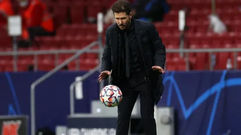 Diego Simeone es condecorado como el mejor entrenador de clubes de la década.
