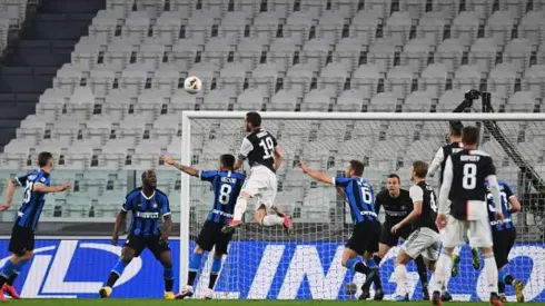 En un Derbi de Italia muy chileno, tanto Inter como Juve necesitan los puntos para que el Milan no se aleje más.