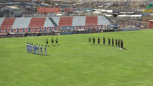 Cobresal y Antofagasta rindieron tributo al histórico entrenador argentino nacionalizado chileno.