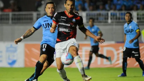 Deportes Antofagasta recibe a Deportes Iquique por la fecha 31 del Campeonato Nacional.