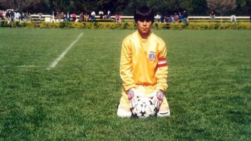 Claudio Bravo y la vez que dirigentes de Colo Colo lo quisieron echar.