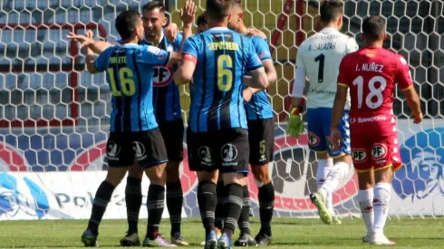 Huachipato bota a UE de la lucha por el título y se ilusiona con la Copa Libertadores.