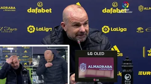 El entrenador contó con humor cómo se hizo la desafortunada herida.