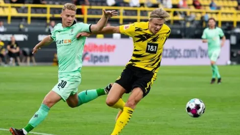 Haaland quiere repetir la historia. La última vez que se enfrentaron el noruego le marcó dos tantos al M'Gladbach.