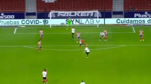 Racic puso en ventaja al Valencia con un golazo ante Atlético de Madrid