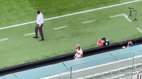 Gabigol se agarró con Ceni tras ser reemplazado.