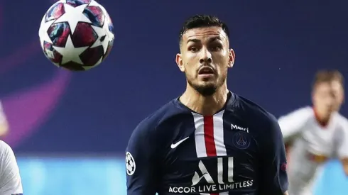 Leandro Paredes espera por Lionel Messi en el PSG.