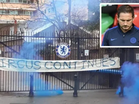 Hinchas del Chelsea protestan por el despido de Lampard
