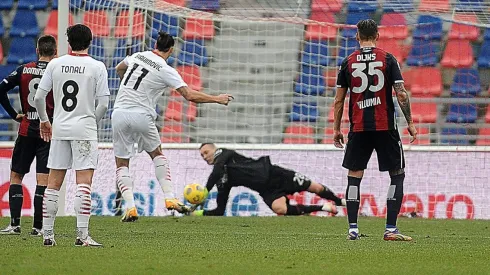Zlatan Ibrahimovic falló un penal en el triunfo del Milan contra Bologna.