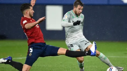 Claudio Bravo sigue lesionado y no jugará este encuentro.