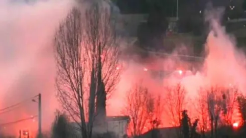 Los Ultras agredieron al jugador español Álvaro González por la espalda.