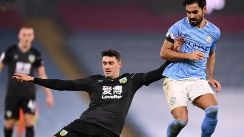 Los nuevos líderes de la Premier League tienen un partido menos que sus rivales al título, corren con ventaja