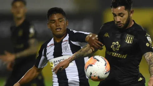 El Chueco Mena tiene opciones