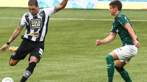 Kuscevic suma minutos en empate de Palmeiras