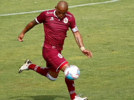 Joven eterno: Chupete Suazo renueva por un año con La Serena