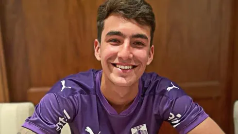 Diego Abreu es delantero al igual que su padre y brilló en las inferiores de Defensor Sporting.
