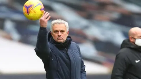 Mou y los Spurs quedaron fuera de la FA Cup y sufren en la Premier League.