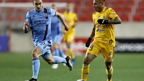 Eduardo Vargas ante el New York City