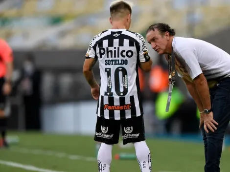 Santos confirma la salida de Cuca y se queda sin entrenador