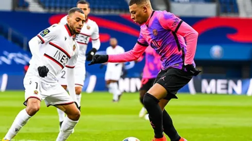 Con vistosa camiseta el PSG alcanza de momento la punta en Francia.