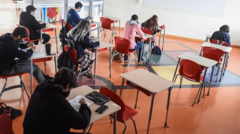 El Gobierno anunció que la vacunación para profesores será desde este lunes 15 de febrero
