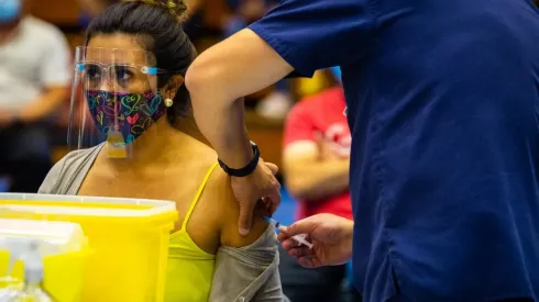 Desde esta semana comienzan a vacunarse los profesores y el personal de la educación