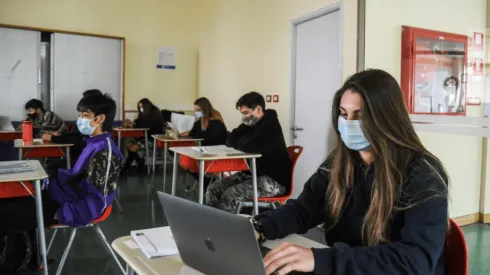 Los docentes y personal educativo deben ir con su contrato de trabajo o certificado del Mineduc