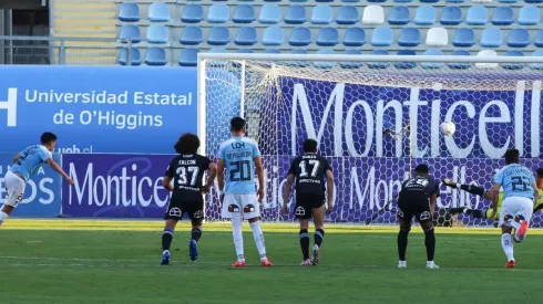 El penal que condenó a Colo Colo a jugar por la permanencia