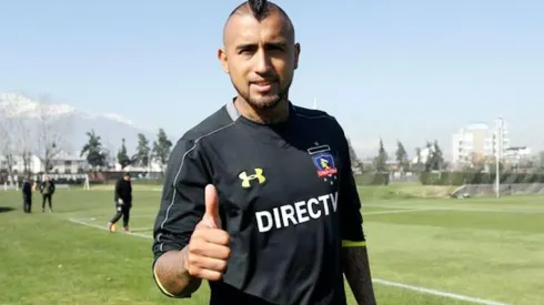 Arturo Vidal arenga a Colo Colo en la previa del partido por la promoción al descenso.