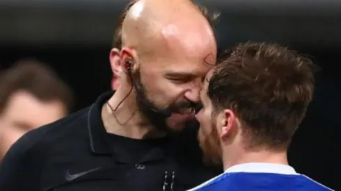 El árbitro estaba enfurecido con Alan Judge, jugador del Ipswich Town