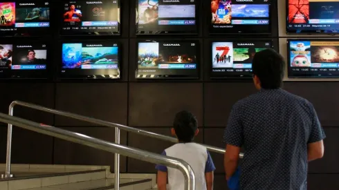 Cartelera en la reapertura de cines