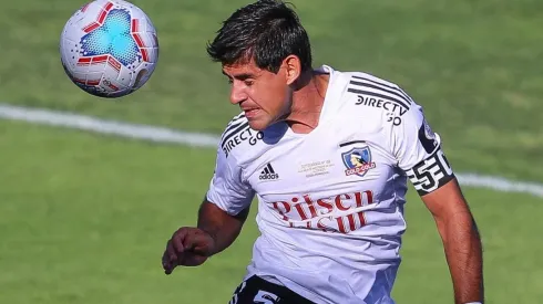 Julio Barroso hoy está afuera de Colo Colo, pero Gustavo Quinteros busca "rescatarlo".